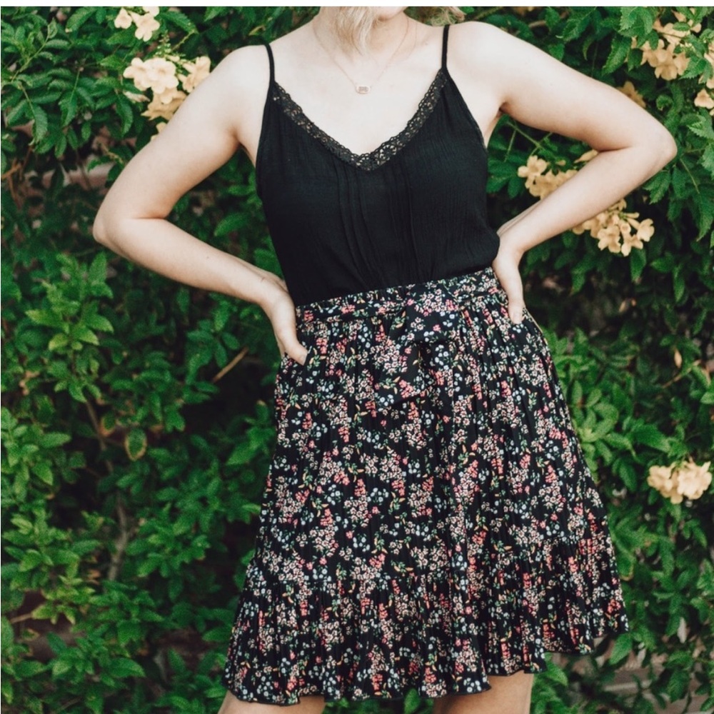 Loft Floral Pleated Flounce Skirt Size XS NWT